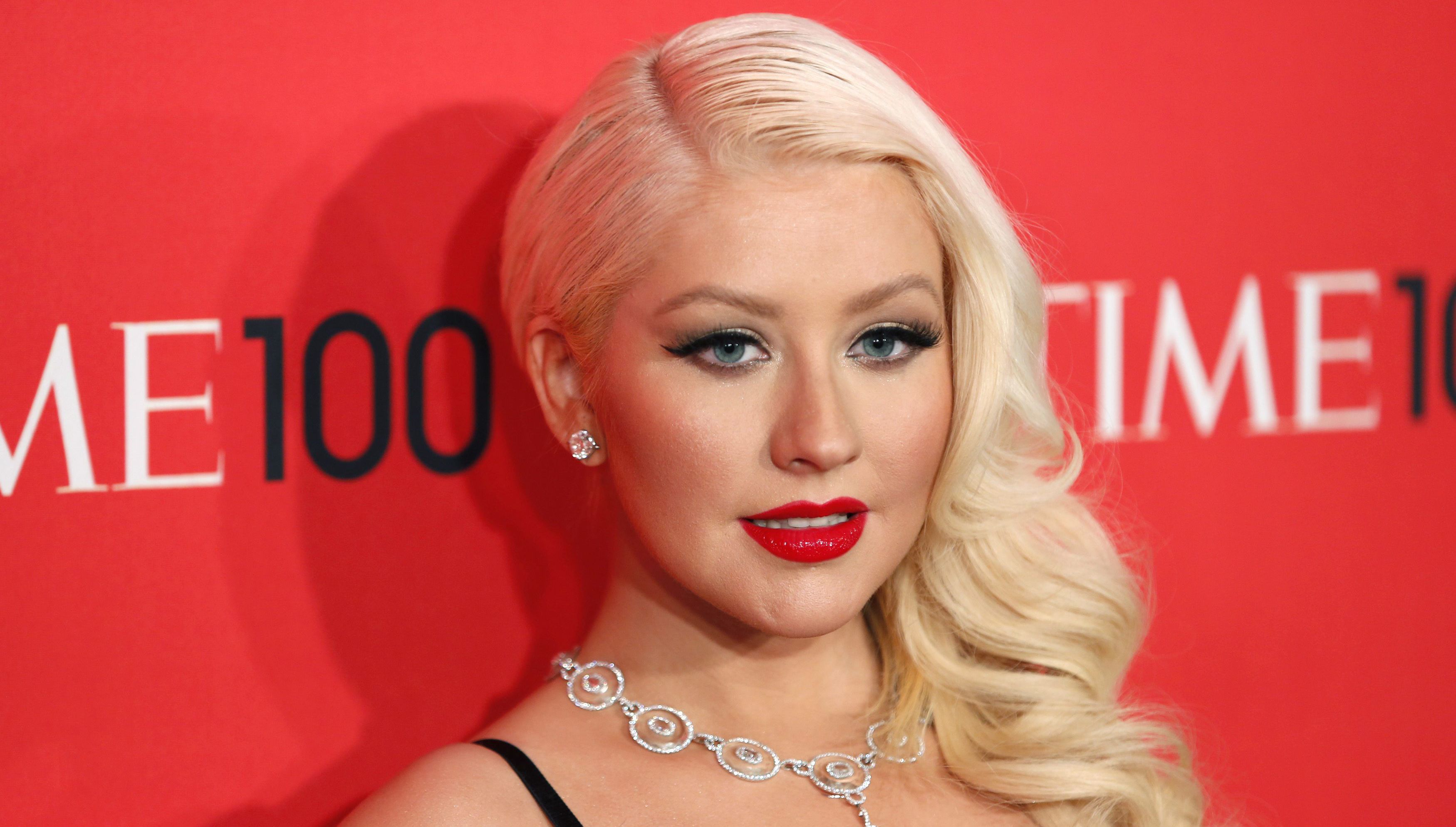 Christina Aguilara Imitates Pop Music’s Biggest Divas