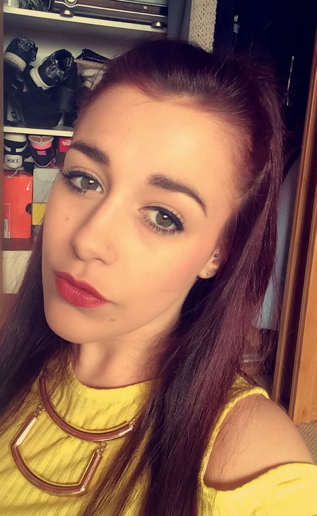 YIKES! This Teen Tried To Get “Fuller Brows” And Instead Got This