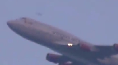 UFO Or NO? Weird Thing Spotted Near NYC Plane